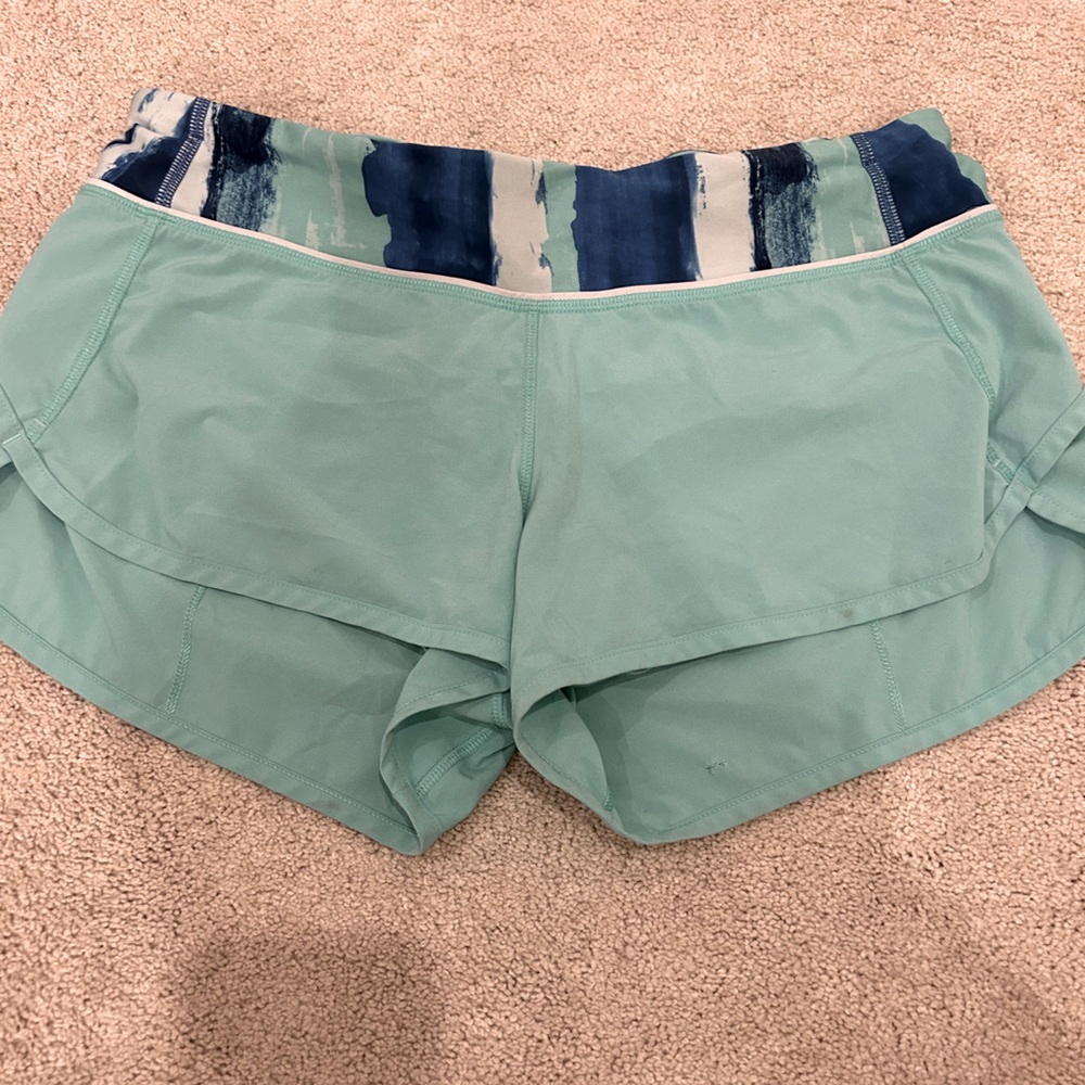 Lululemon 2 in shorts